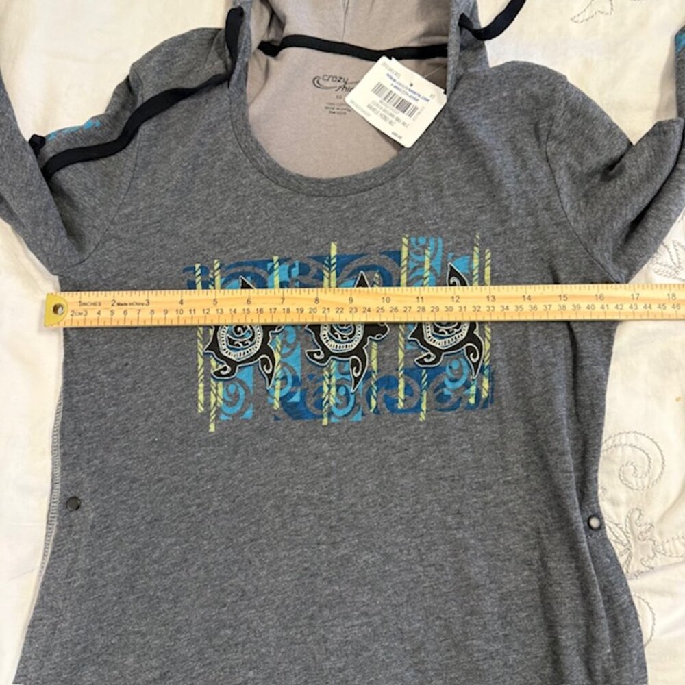 NWT Crazy Shirts Gray Hoodie Pullover Women XS Side Pockets Hawaii Tribal Turtle - Picture 7 of 10